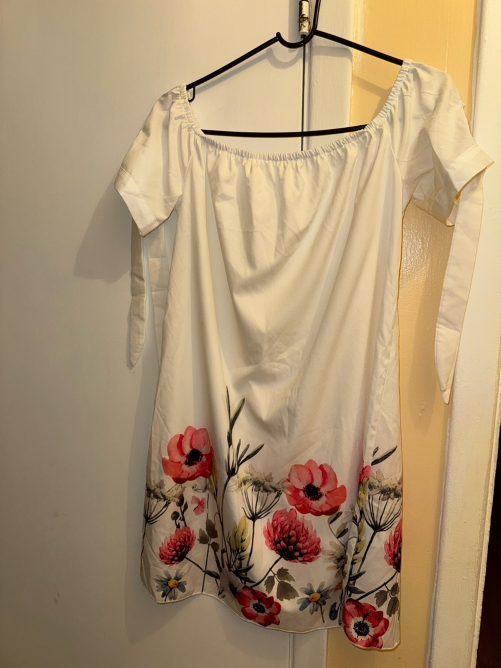 SHEIN White Off-Shoulder Floral Hem Dress